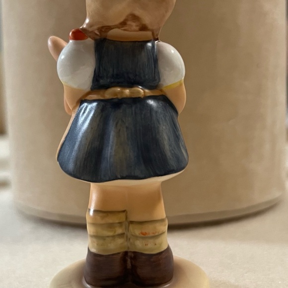 Hummel figurine # 1382 Pigtails. - Picture 4 of 7